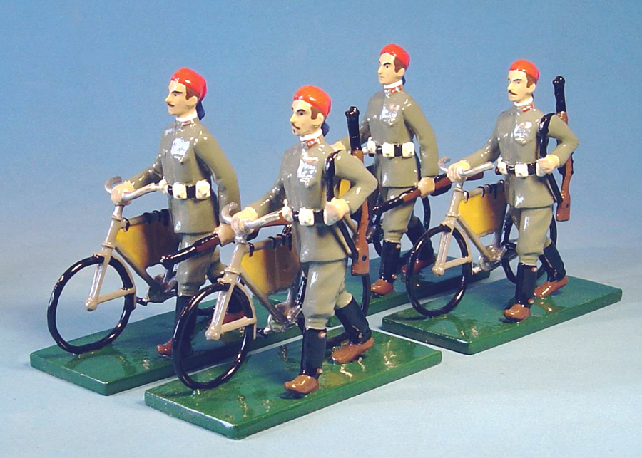 165 - Bersaglieri Cycle Unit, with fez, 1915, WWI